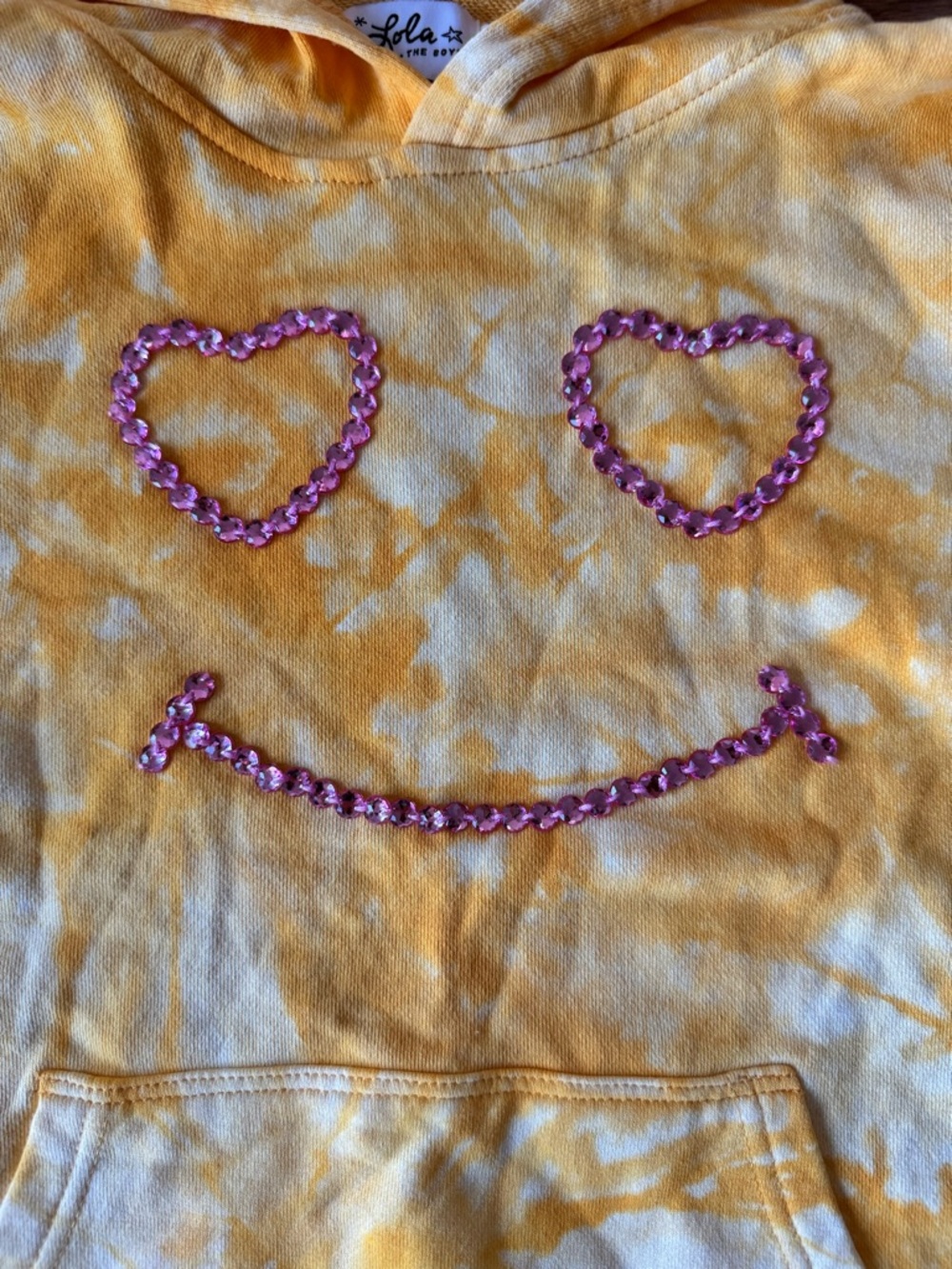 Lola + The Boys Tie Dye Yellow Hoodie Smile Face Gems Pink Hearts Front Pocket - Picture 3 of 7